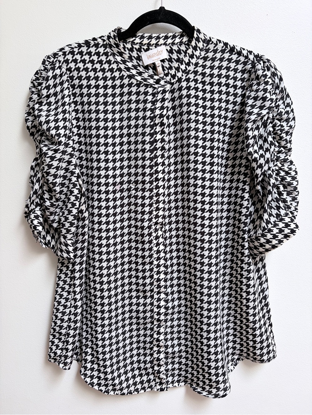 Laundry By Shelli Segal Black & White Houndstooth Puff-Sleeve Button Down Blouse